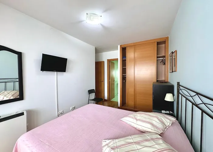 Peregrinos Y Uso Turistico Centro De * A Guarda