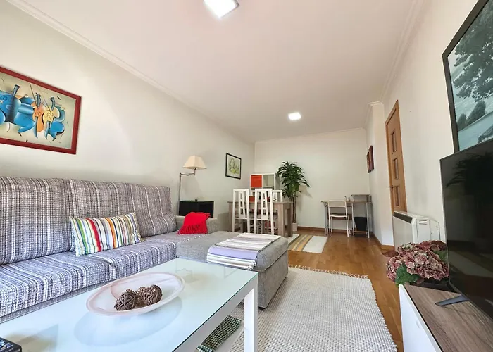 Peregrinos Y Uso Turistico Centro De *